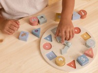 LITTLE DUTCH Hodiny s puzzle kostkami dřevěné Farma