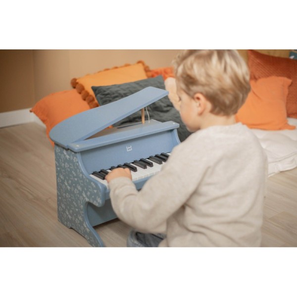 Label Label Dřevěné piano