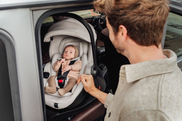 BRITAX  Set Autosedačka Baby-Safe Pro  40-85 cm + Vario Base 5Z Bundle