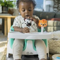 BABY EINSTEIN Podsedák na židli s 2 hračkami 2v1 Dine & Discover 6m + do 23 kg