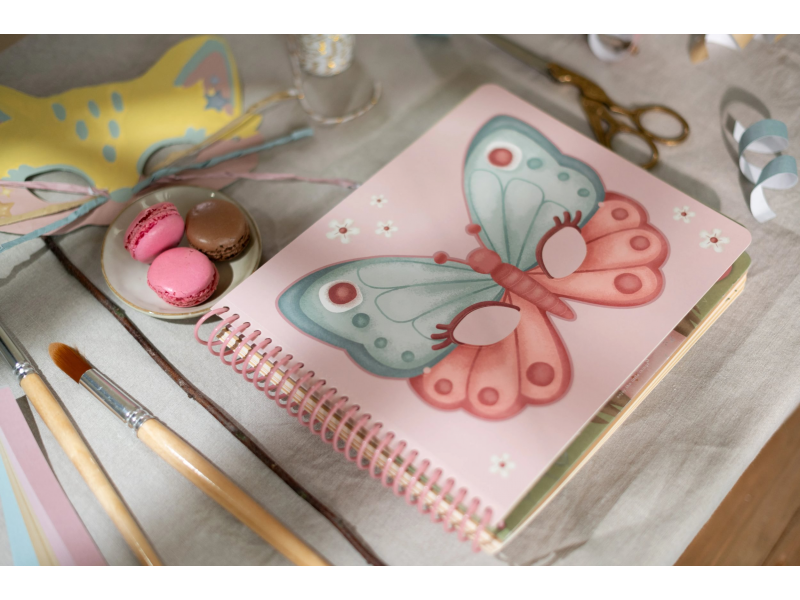 LITTLE DUTCH Kniha s vystřihovacími maskami Rosa