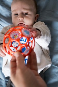 OBALL Hračka Oball RATTLE 10 cm 0m+ OBALL Hračka Oball RATTLE 10 cm 0m+