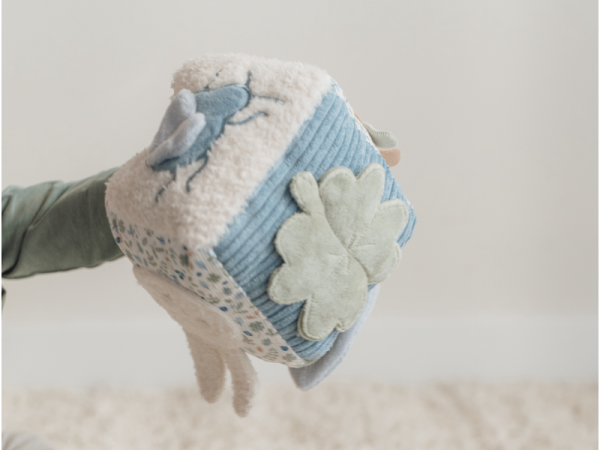 LITTLE DUTCH Kostka textilní s aktivitami králíček Miffy
